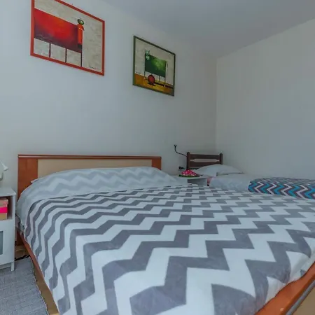 Apartamento In Dramalj 41384 Klanfari