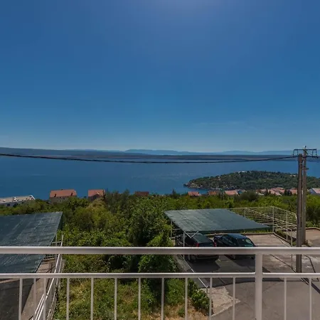 In Dramalj 41384 شقة *