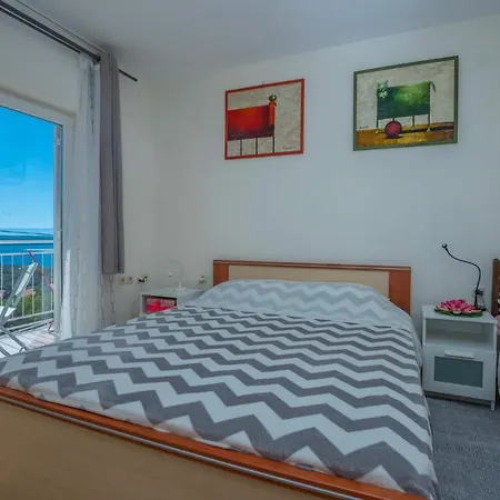 Apartamento In Dramalj 41384 Klanfari