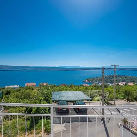 In Dramalj 41384 Apartamento