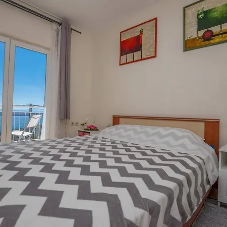 In Dramalj 41384 Apartament
